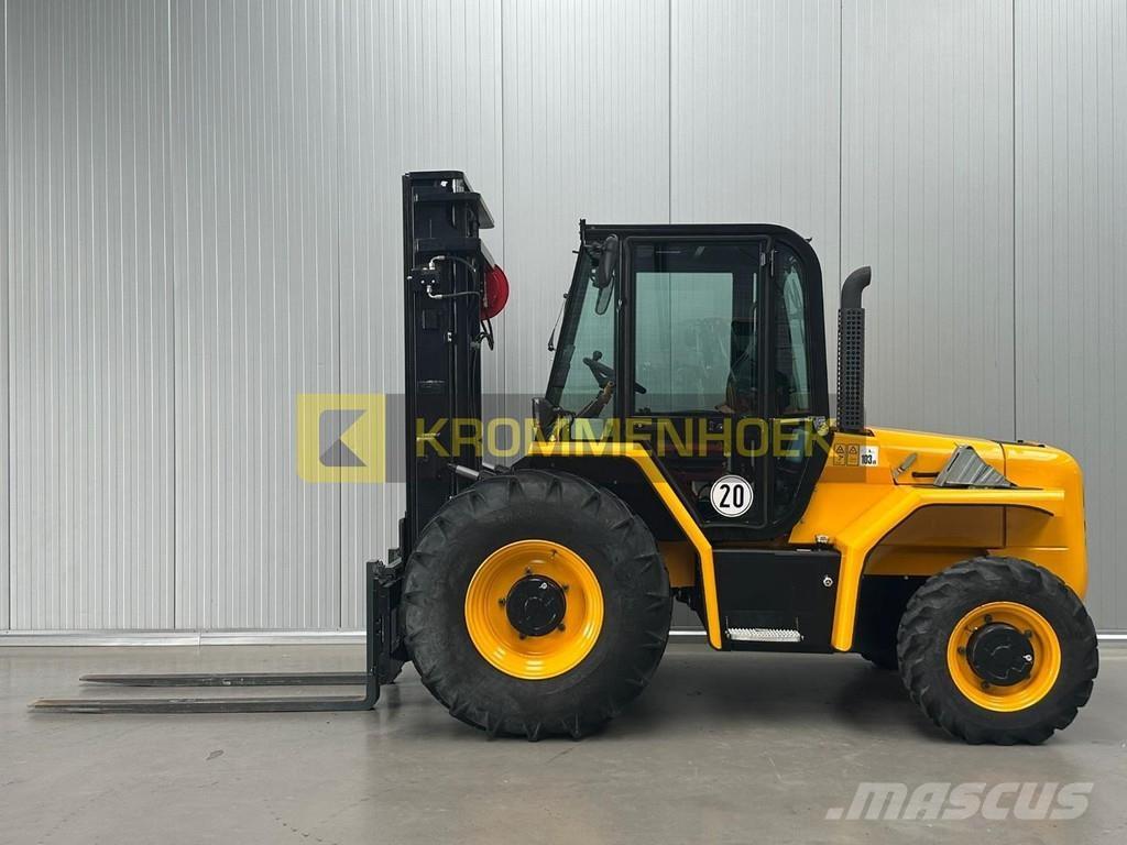 JCB 940 Apvidus autokrāvējs