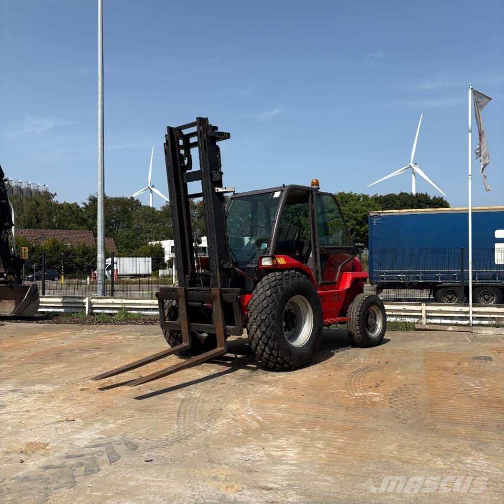 Manitou M 30.4 Apvidus autokrāvējs