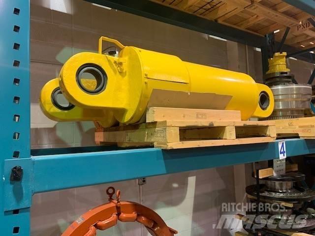 Komatsu 830 E Artikulētie pašizgāzēji