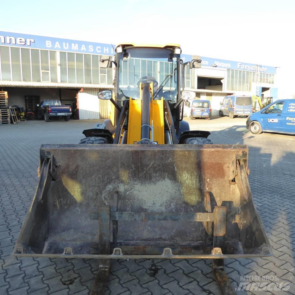 JCB 409 SV Iekrāvēji uz riteņiem