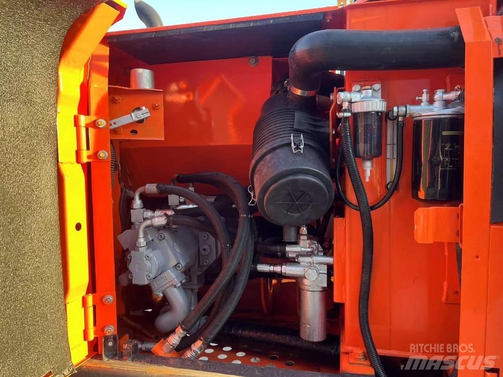 Hitachi ZX 70 Kāpurķēžu ekskavatori