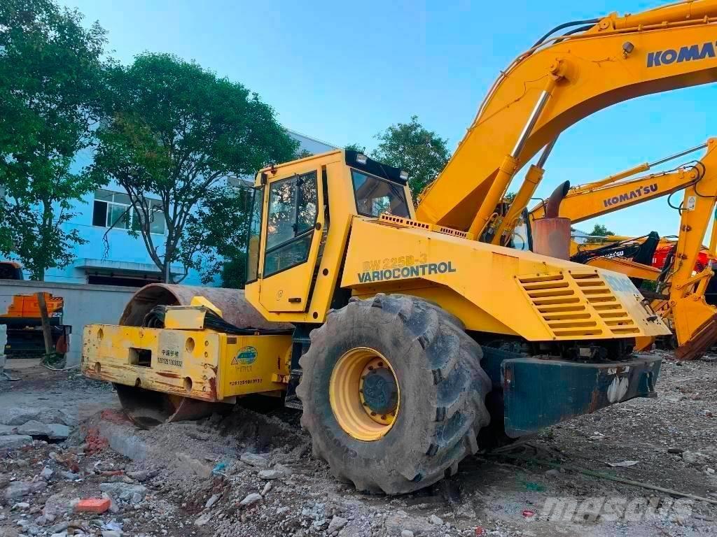 Bomag BW 225 D-3 Divvalču grunts veltņi