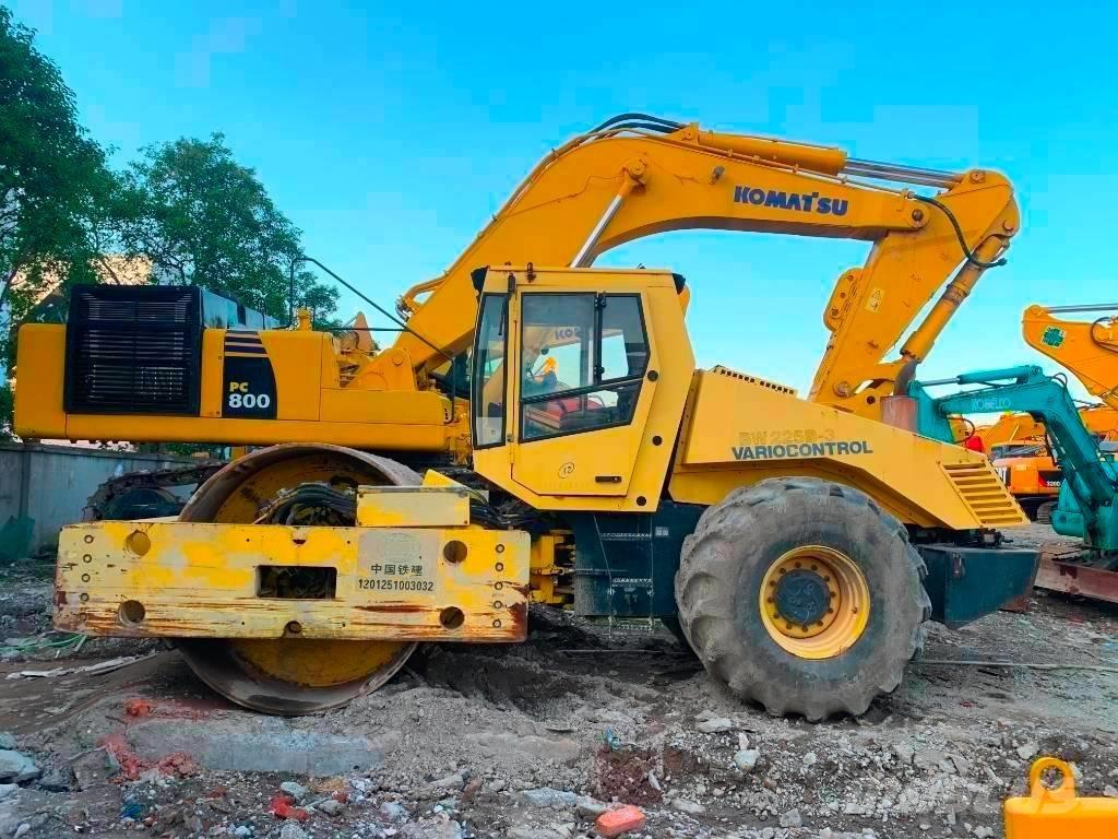 Bomag BW 225 D-3 Divvalču grunts veltņi