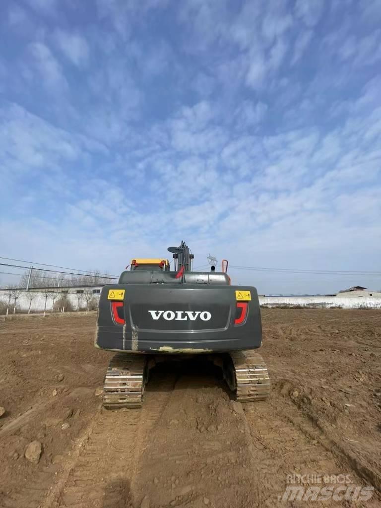 Volvo EC210D Kāpurķēžu ekskavatori