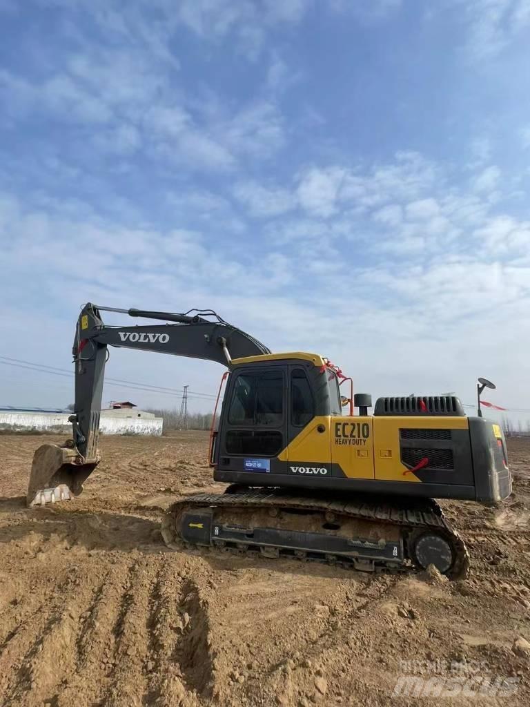 Volvo EC210D Kāpurķēžu ekskavatori