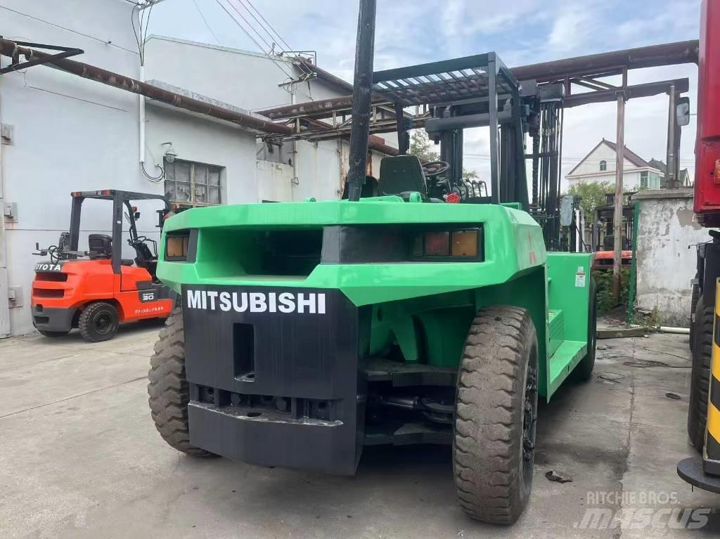 Mitsubishi FD 150 Tehnika ar dīzeļa dzinēju