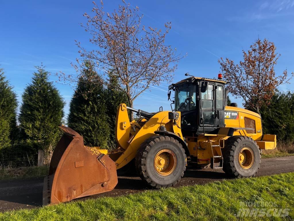 CAT 938M Iekrāvēji uz riteņiem