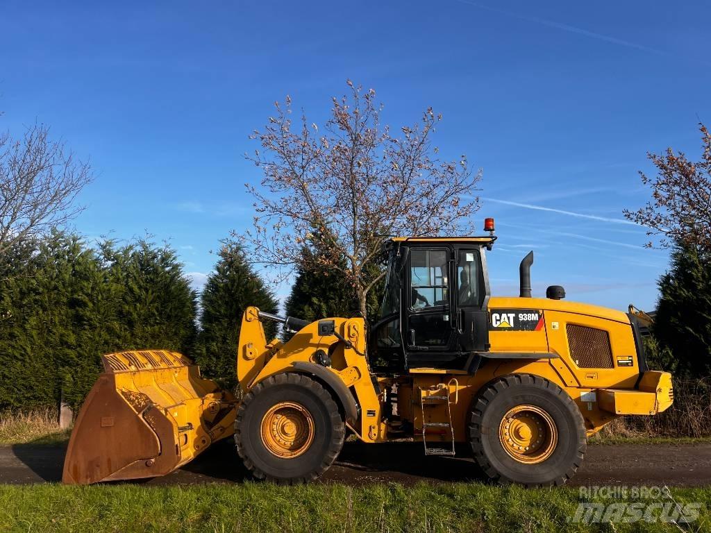 CAT 938M Iekrāvēji uz riteņiem