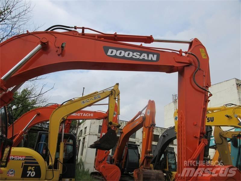Doosan DX 300 LC Kāpurķēžu ekskavatori