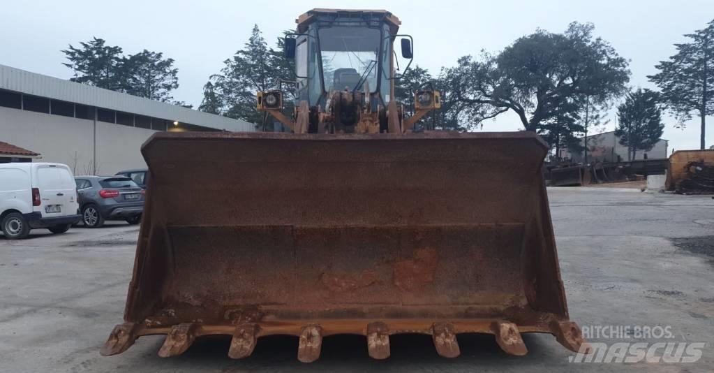 Komatsu WA500-1 Iekrāvēji uz riteņiem