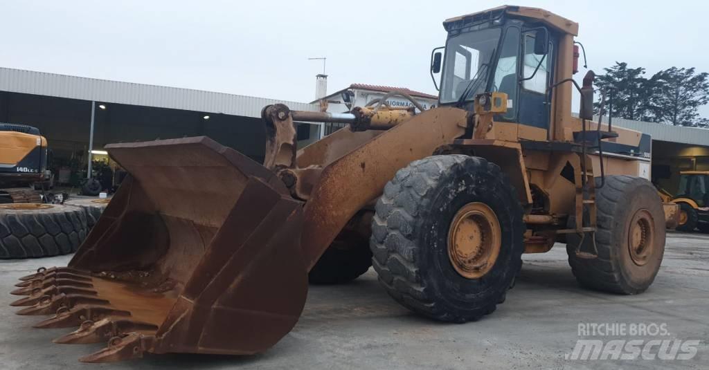 Komatsu WA500-1 Iekrāvēji uz riteņiem