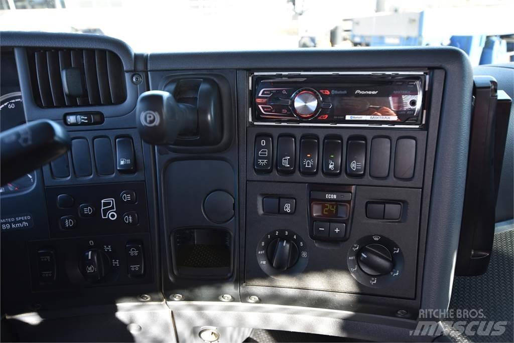 Scania G440 8X4 Smagās mašīnas ar celtni