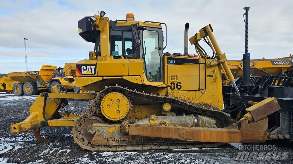 CAT D 6 T XL Kāpurķēžu buldozeri