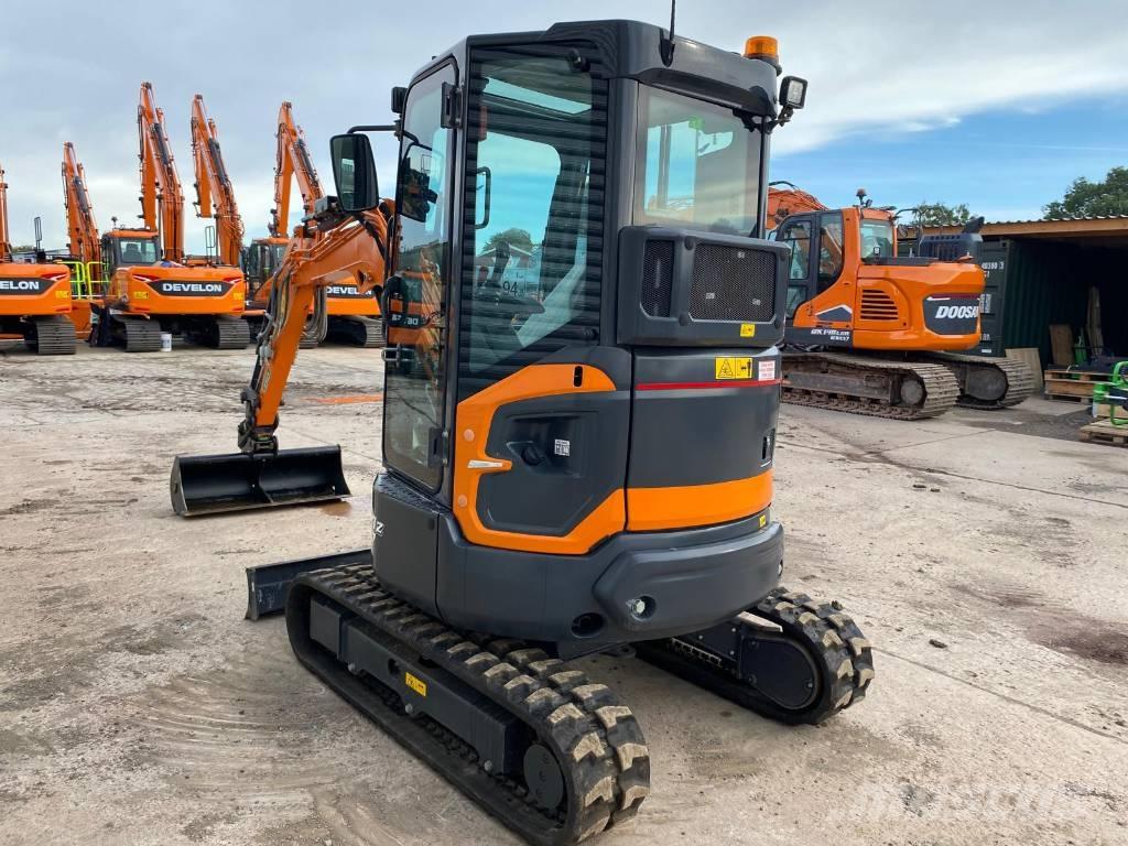 Develon DX 27 Z-7 Mini ekskavatori < 7 t