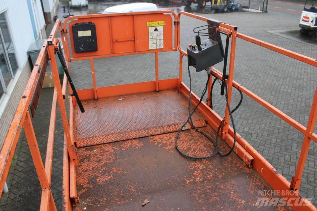 JLG M 3369 Šķerveida pacēlāji