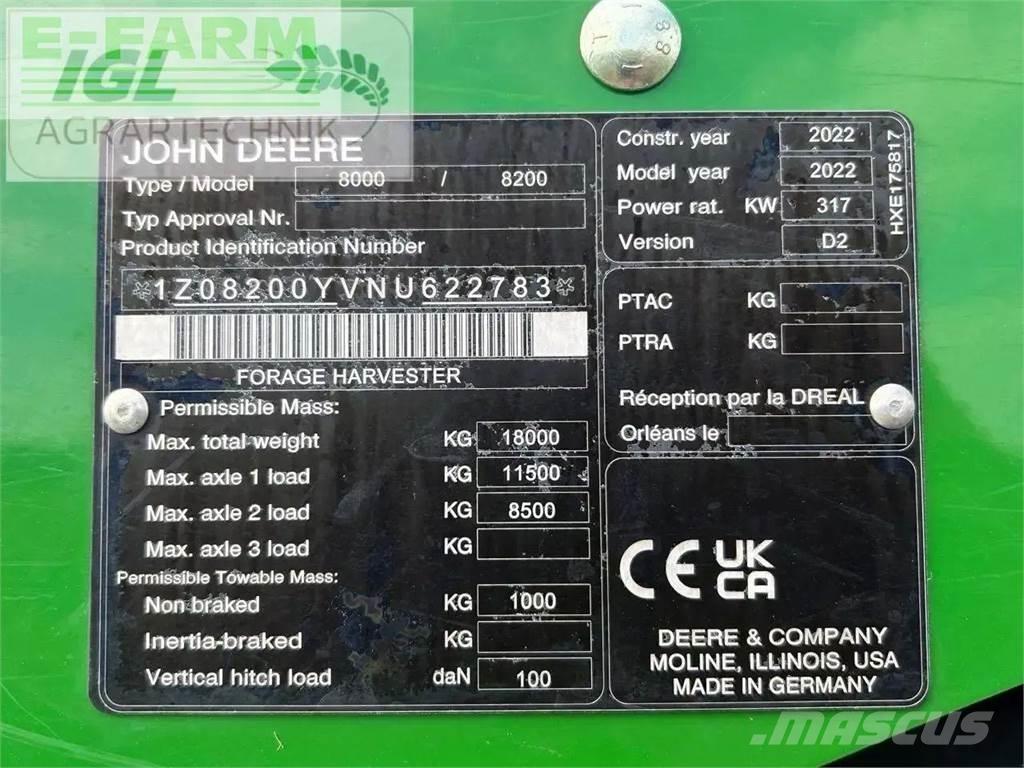 John Deere 8200 i Lopbarības novācēji