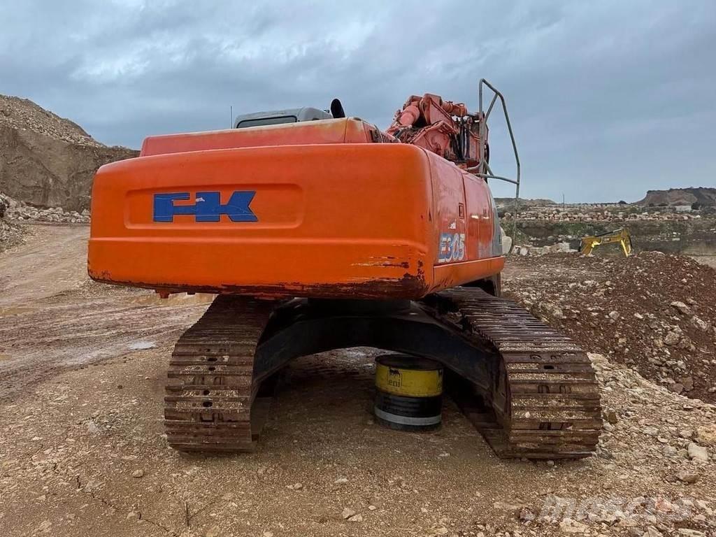 Fiat KOBELCO E305 Īpašie ekskavatori