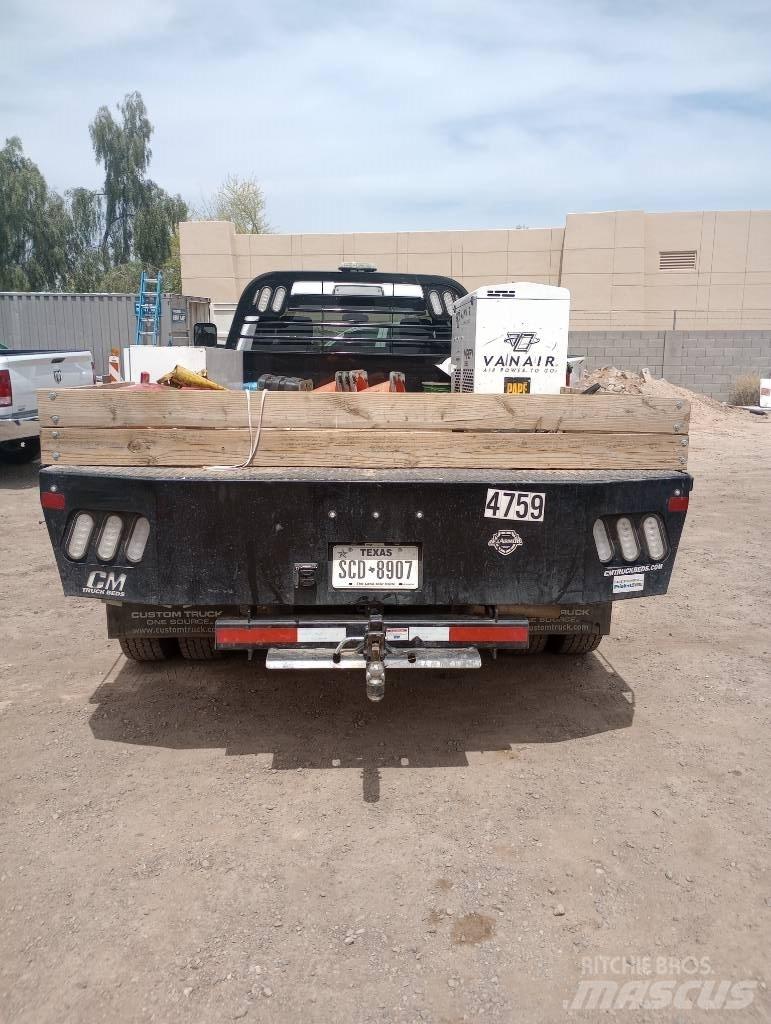 RAM 5500 Platformas/izkraušana no sāniem
