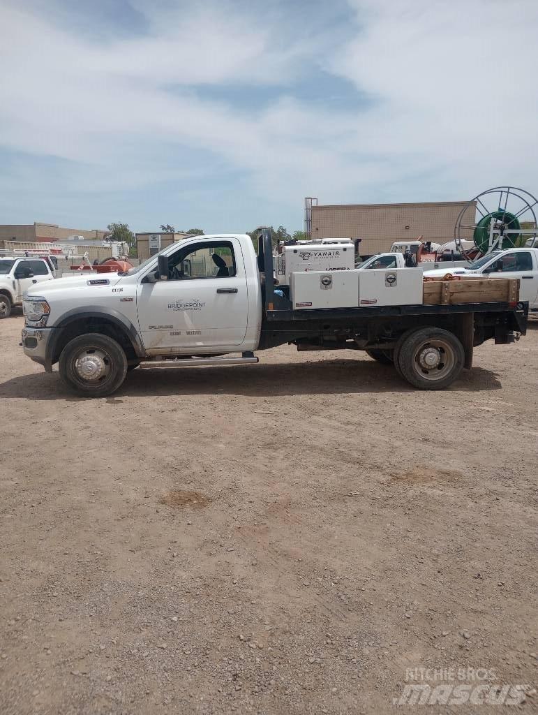 RAM 5500 Platformas/izkraušana no sāniem