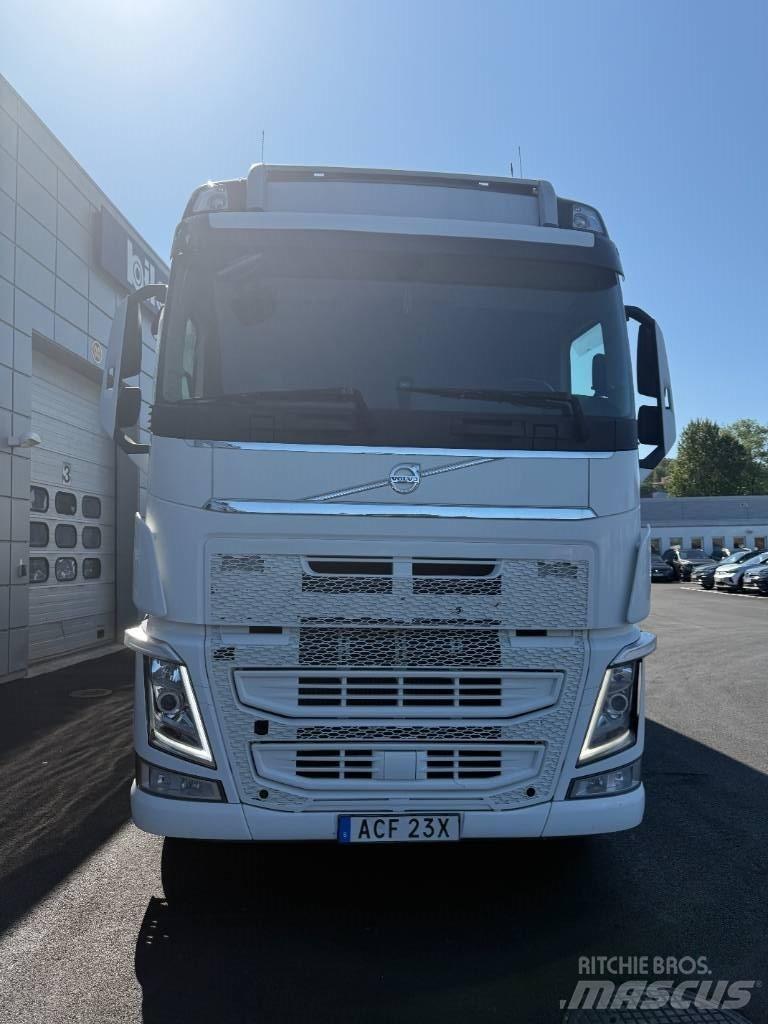 Volvo FH 540 6x2 Furgons