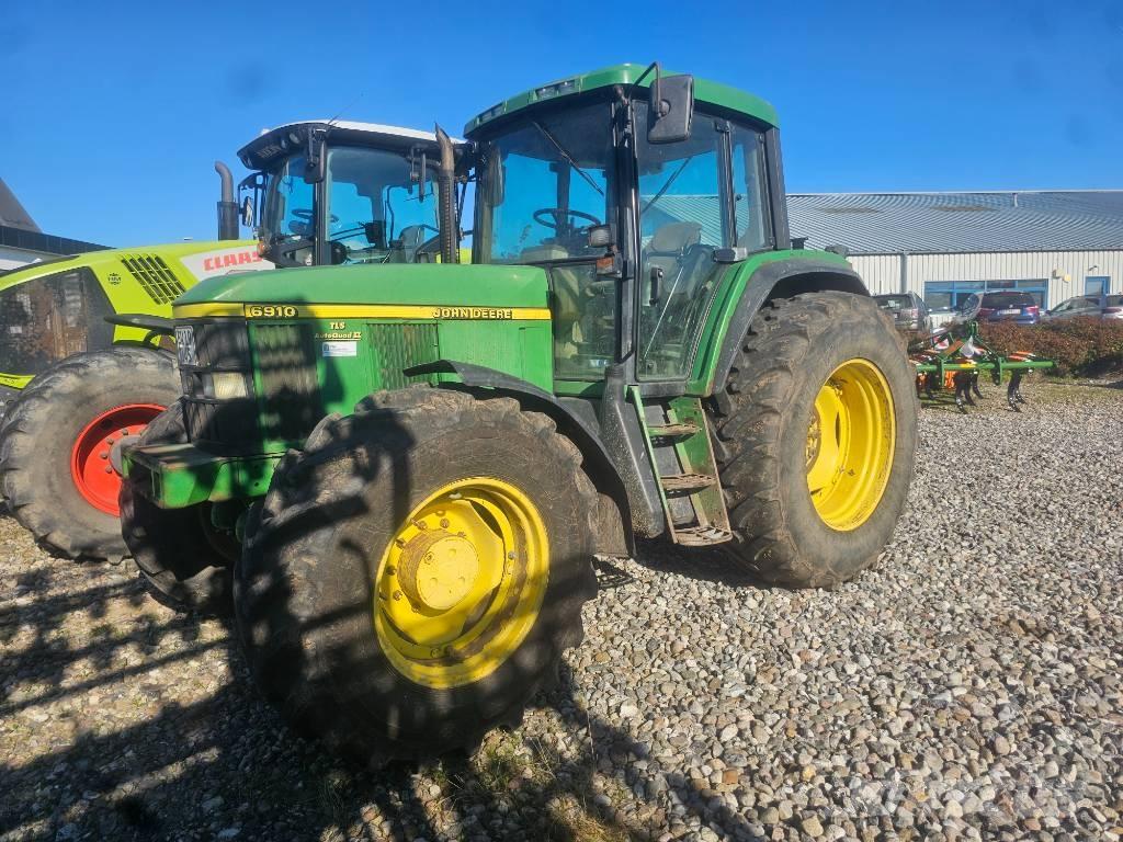 John Deere 6910 Traktori