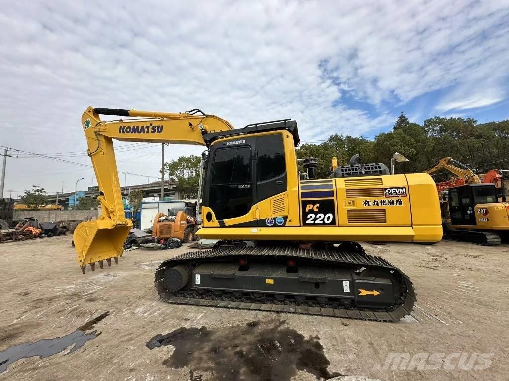 Komatsu PC 220 Kāpurķēžu ekskavatori