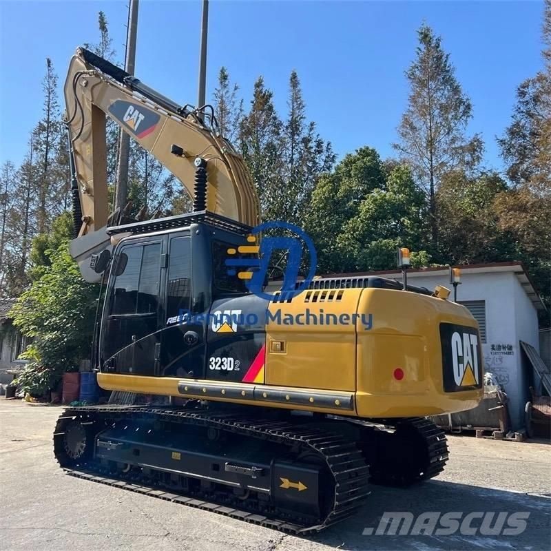 CAT 323D2 Kāpurķēžu ekskavatori