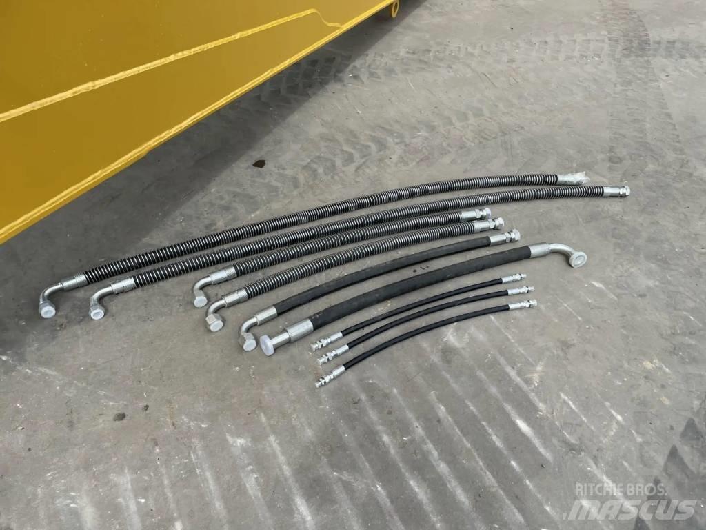 CAT 323 NG 15m Set Grāvju arkls