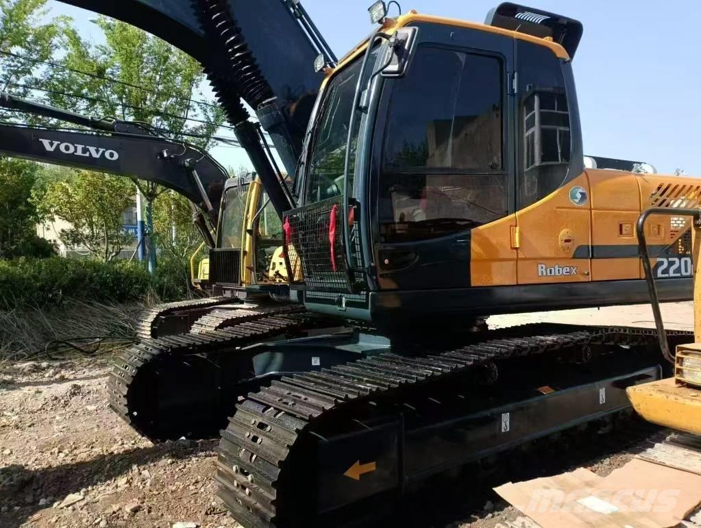 Hyundai 220lc-9s Vidēja lieluma ekskavatori 7 t - 12 t