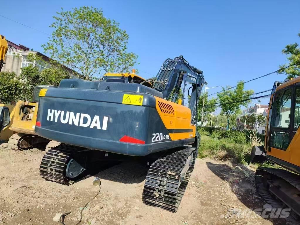Hyundai 220lc-9s Vidēja lieluma ekskavatori 7 t - 12 t
