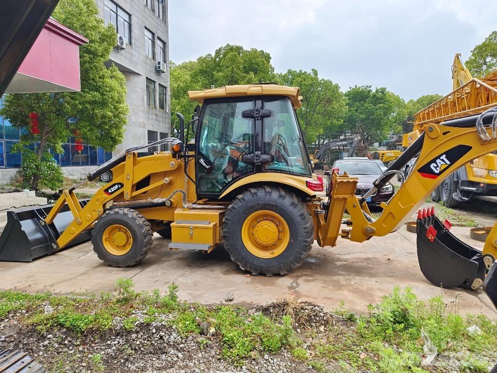 CAT 420 F Ekskavatori-iekrāvēji