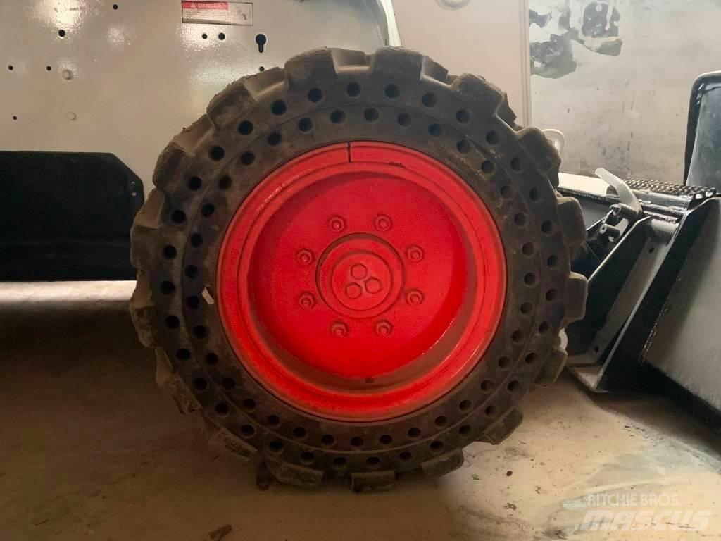 Bobcat S 185 Lietoti riteņu kompaktiekrāvēji