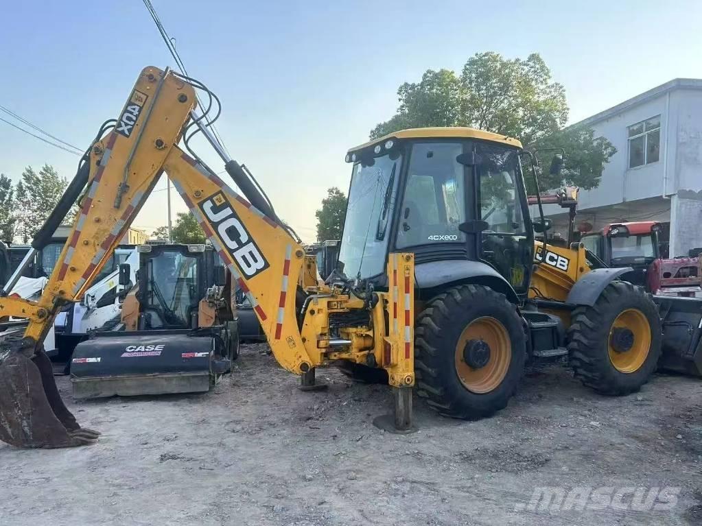 JCB 4CX Ekskavatori-iekrāvēji