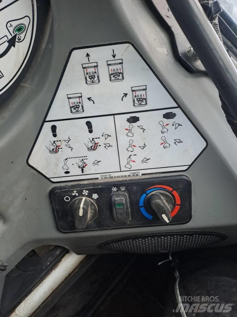 Bobcat S 450 Lietoti riteņu kompaktiekrāvēji