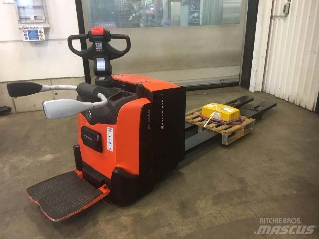 Toyota LPE250 Hidrauliskās stalažas ar platformu