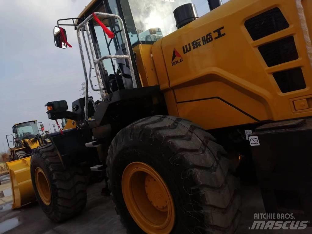 Lingong 956F Iekrāvēji uz riteņiem