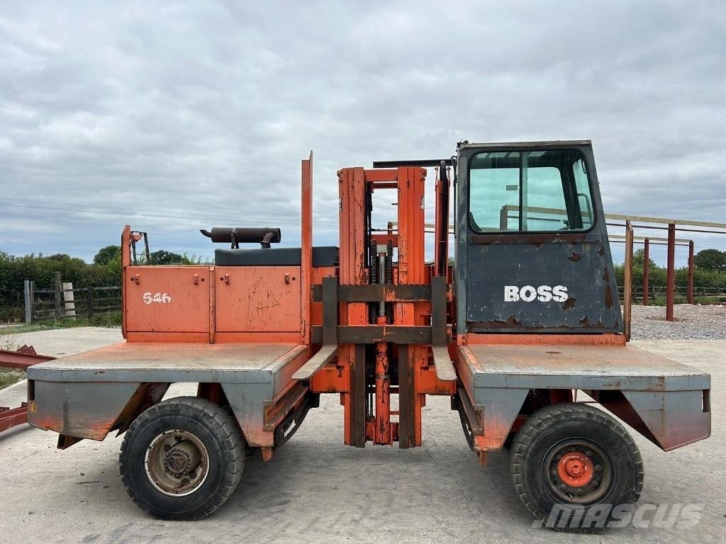 Boss 546 Pārvadātājs iekraušanai no sāniem