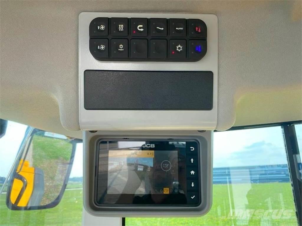 JCB 427 AGRI Iekrāvēji uz riteņiem