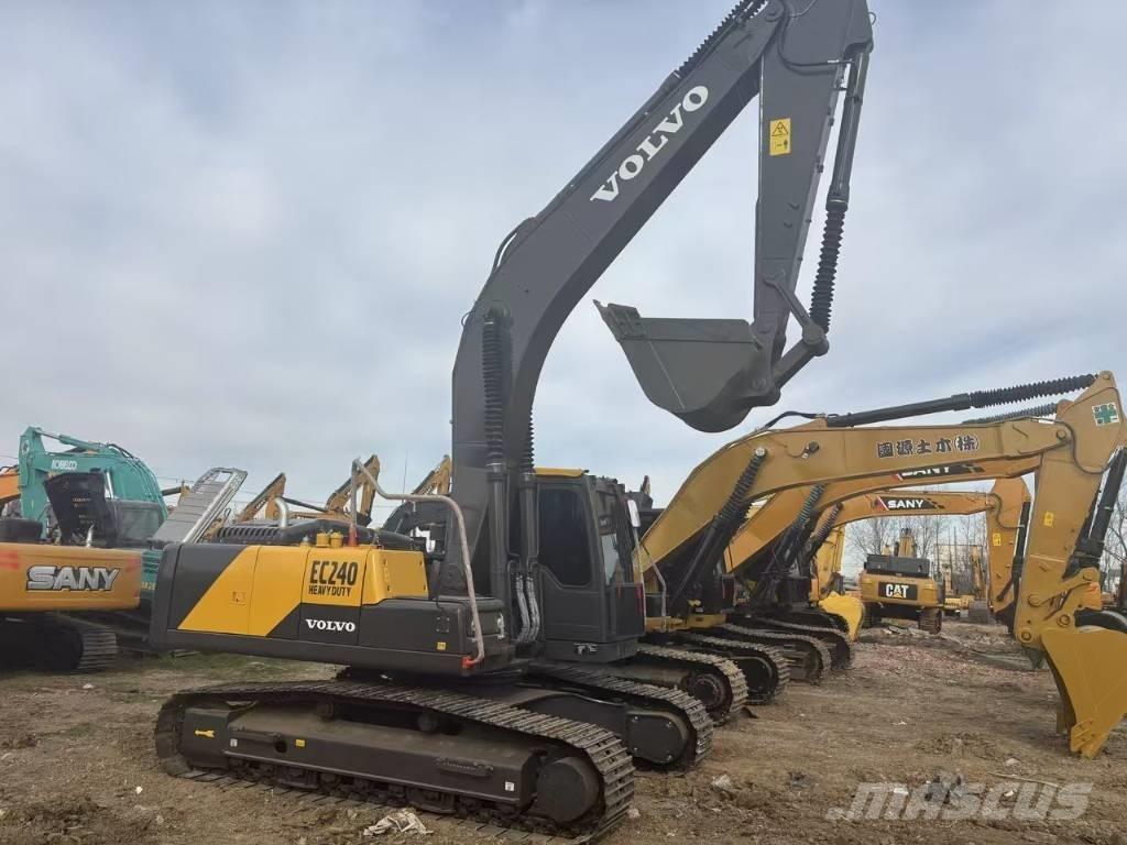 Volvo EC 240 Kāpurķēžu ekskavatori