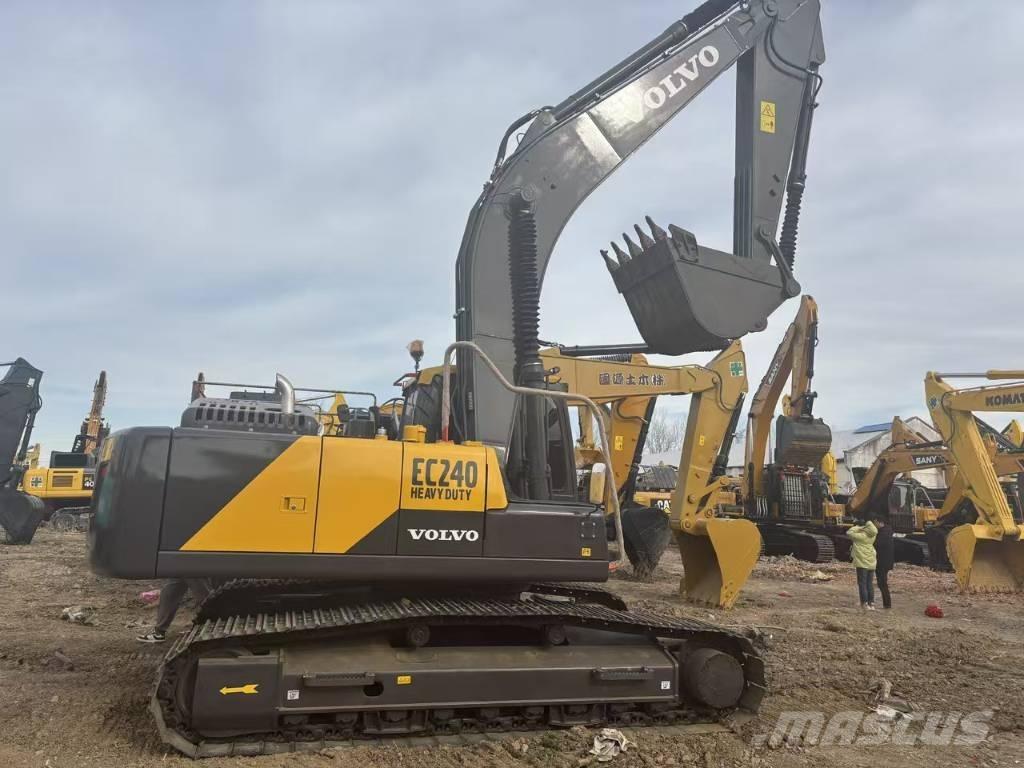 Volvo EC 240 Kāpurķēžu ekskavatori