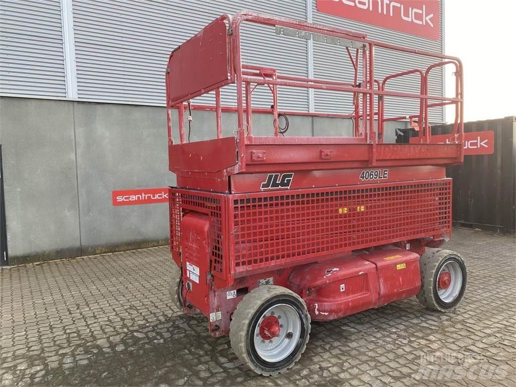 JLG 4069ERT Šķerveida pacēlāji