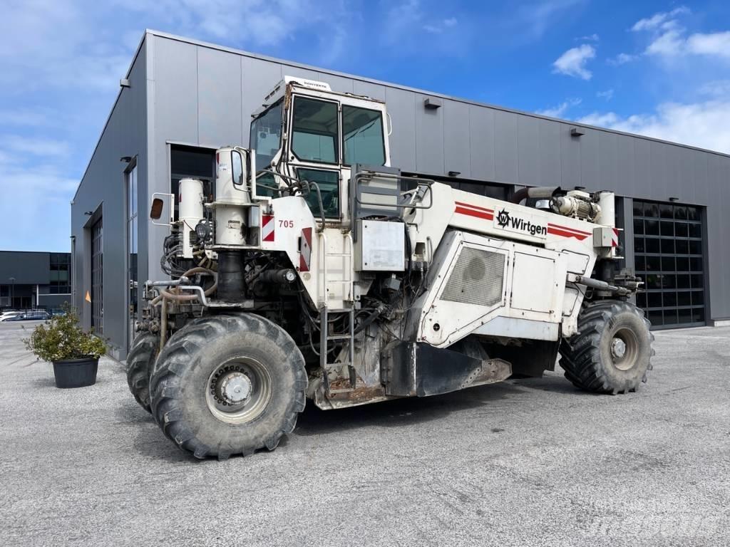 Wirtgen WR2500 Asfalta savācējs