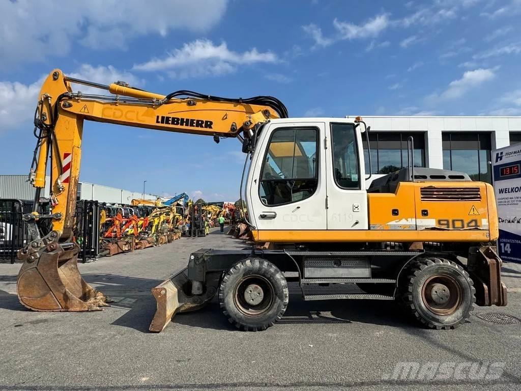 Liebherr A904C Ekskavatori uz riteņiem