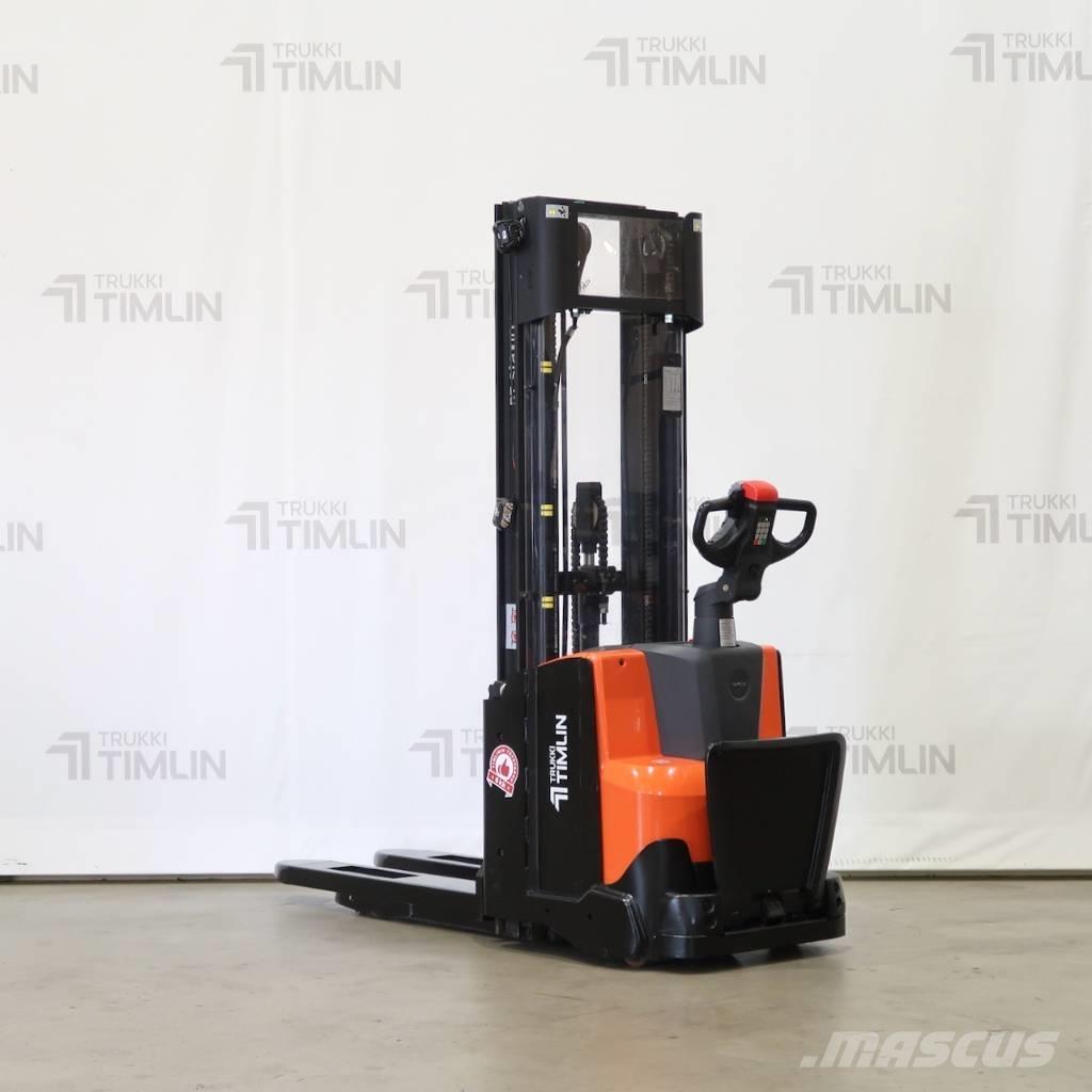 Toyota SWE120L Pašgājēji krautnētāji