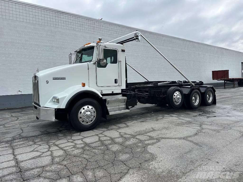 Kenworth T 800 Treileri ar āķi