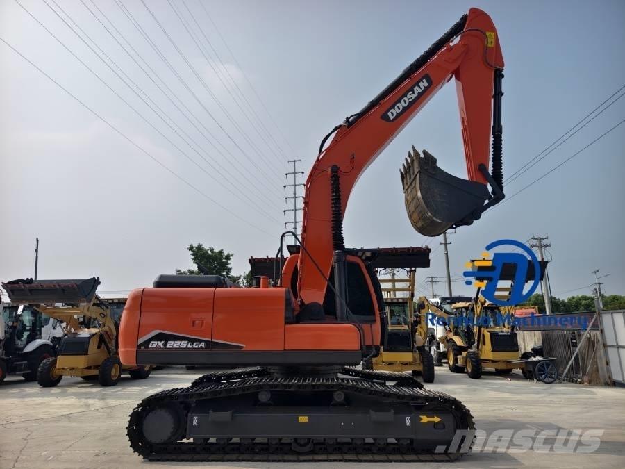 Doosan DX 225 LCA Kāpurķēžu ekskavatori