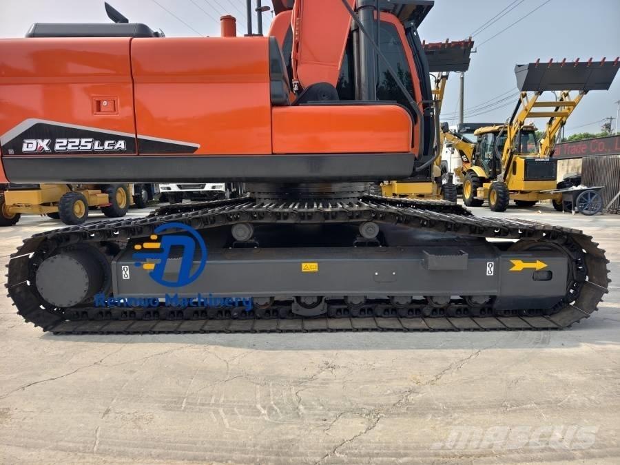 Doosan DX 225 LCA Kāpurķēžu ekskavatori