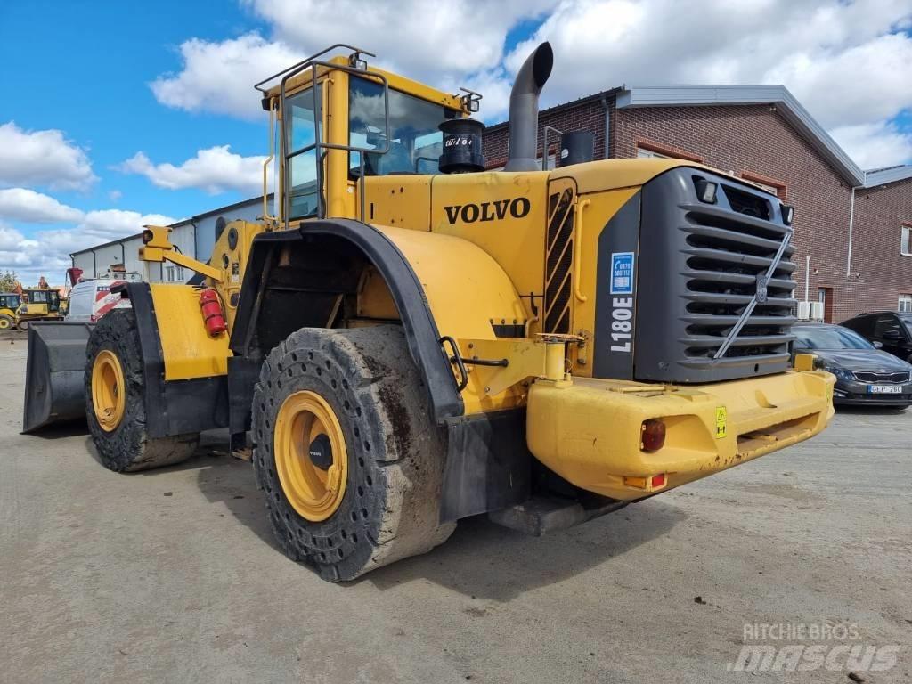Volvo L 180 E Iekrāvēji uz riteņiem