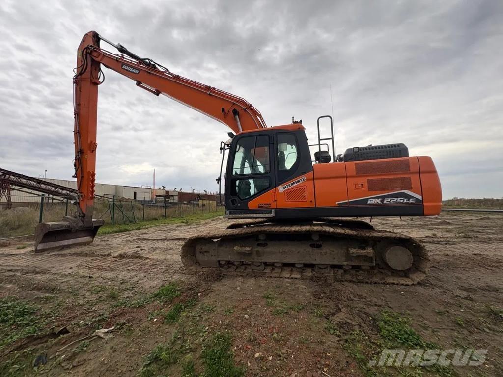 Doosan DX225LC Kāpurķēžu ekskavatori