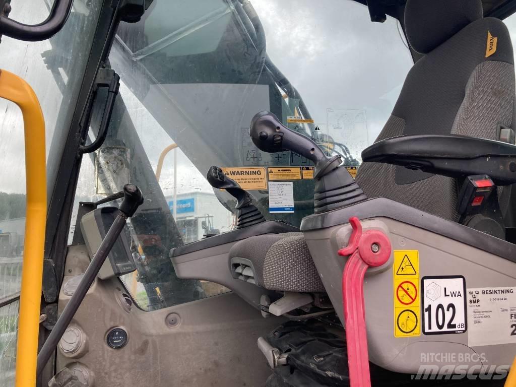 Volvo EC 220 DL Kāpurķēžu ekskavatori